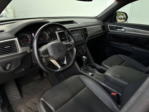 Used 2020 Volkswagen Atlas Cross Sport SE w/ Panoramic Sunroof Package FWD image 10