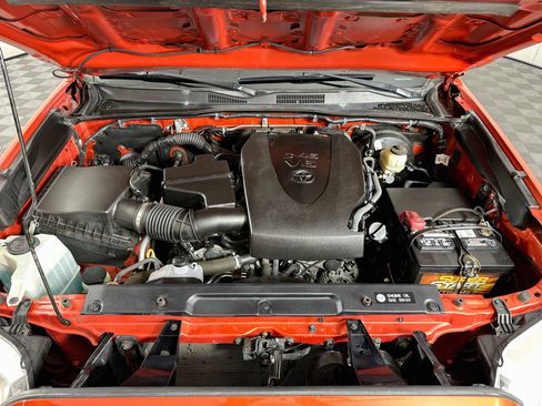 Used 2018 Toyota Tacoma SR5 RWD image 31