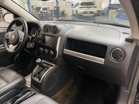 Used 2017 Jeep Compass High Altitude image 13