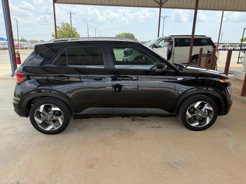 Used 2022 Hyundai Venue SEL w/ Cargo Package FWD image 9