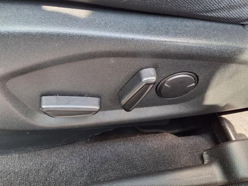 Used 2019 Ford Explorer XLT image 19