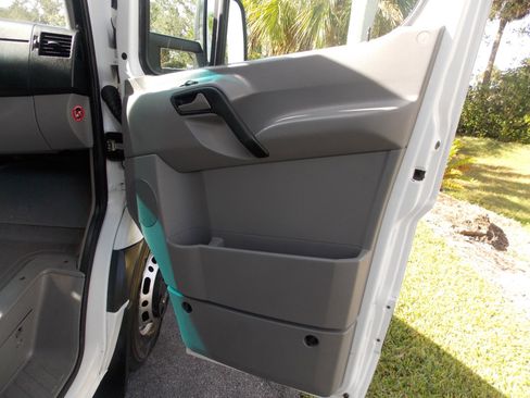 Used 2007 Dodge Sprinter 3500 image 20