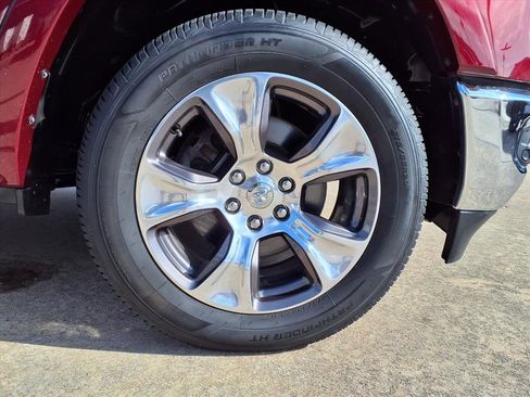 Used 2019 RAM 1500 Laramie image 9