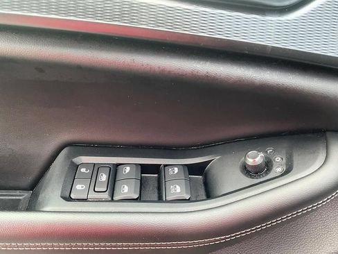 Used 2023 Jeep Grand Cherokee Laredo w/ Luxury Tech Group I AWD/4WD image 17