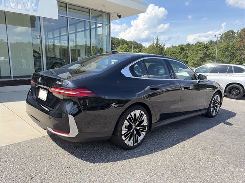 Used 2026 BMW 530i RWD image 8