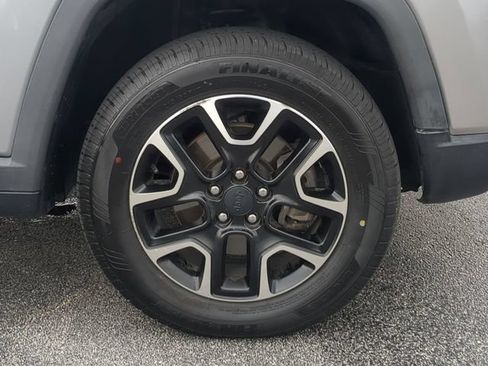 Used 2020 Jeep Compass Trailhawk AWD/4WD image 11