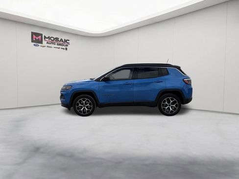 Used 2025 Jeep Compass Limited AWD/4WD image 5