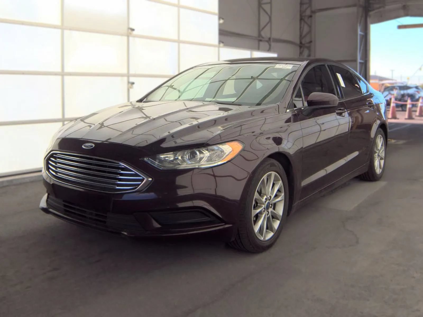 Used 2017 Ford Fusion SE w/ Fusion SE Technology Package FWD image 1