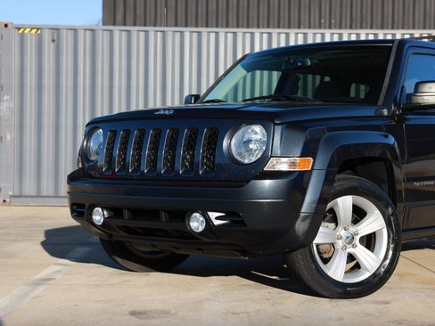 Used 2016 Jeep Patriot Latitude w/ Sun/Sound Group image 31