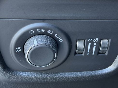 New 2025 Jeep Grand Cherokee L Altitude image 18