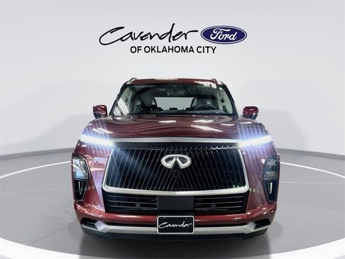 Used 2025 INFINITI QX80 Sensory image 3