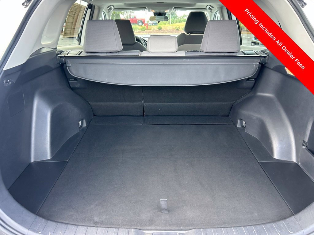 Used 2021 Toyota RAV4 XLE w/ Convenience Package FWD image 16