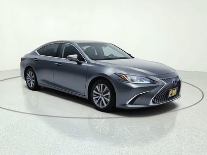 Used 2021 Lexus ES 300h w/ Accessory Package 2