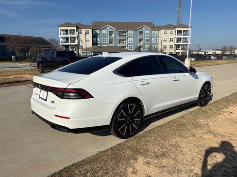 Certified 2023 Honda Accord Touring image 8