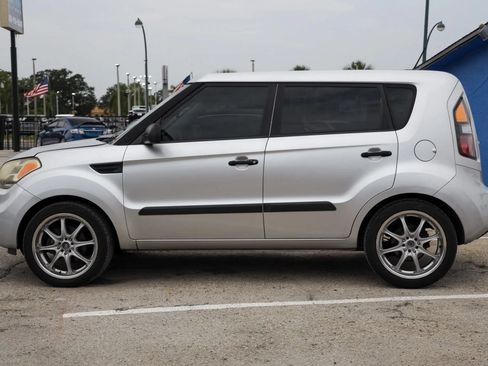 Used 2011 Kia Soul FWD image 3