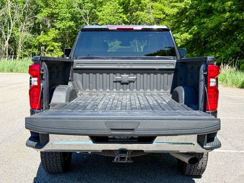 Used 2024 Chevrolet Silverado 2500 LT AWD/4WD image 13