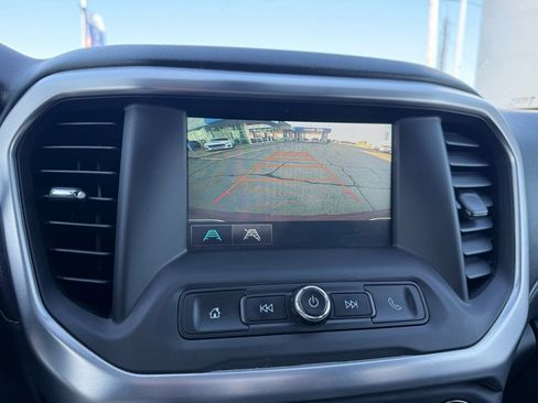 Used 2017 GMC Acadia SLE image 18