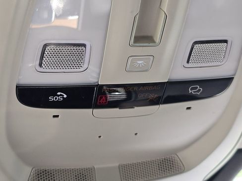 Used 2023 Volvo XC90 B5 Plus image 11