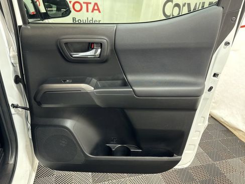 Used 2022 Toyota Tacoma TRD Off-Road image 14