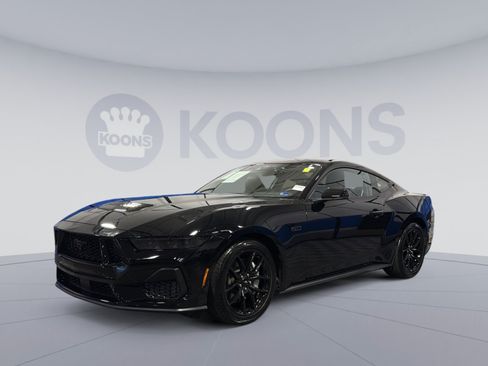 Used 2025 Ford Mustang GT Premium RWD image 1