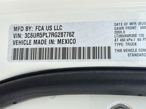 Used 2024 RAM 2500 Limited w/ Towing Technology Group image 18