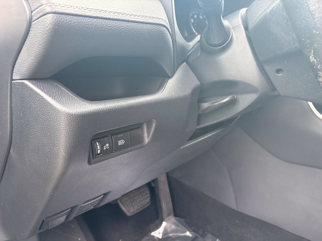 Used 2021 Toyota RAV4 XLE AWD/4WD image 33