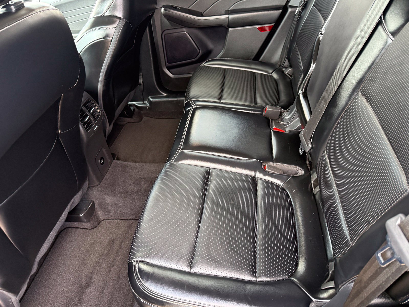 Certified 2024 Ford Escape Platinum AWD/4WD image 17