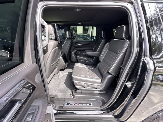Certified 2025 GMC Yukon XL AT4 Ultimate AWD/4WD image 31