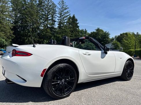Used 2025 MAZDA MX-5 Miata Club RWD image 3