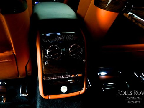 Used 2018 Rolls-Royce Phantom Sedan image 22