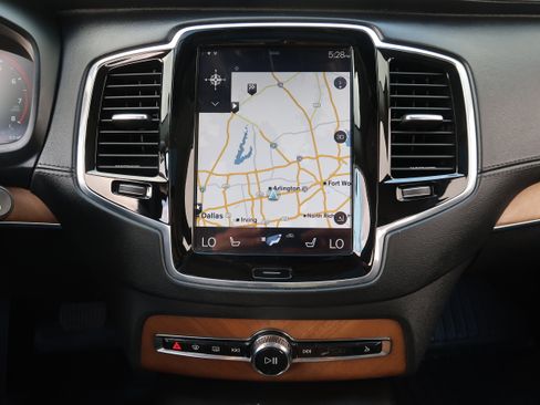Used 2016 Volvo XC90 T6 Inscription w/ Vision Package AWD/4WD image 16