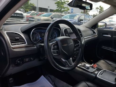 Certified 2022 Chrysler 300 Touring L w/ Comfort Group RWD image 19