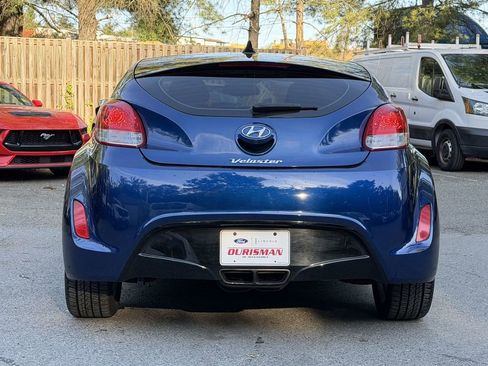 Used 2017 Hyundai Veloster Value Edition FWD image 6