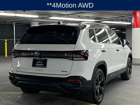 Used 2025 Volkswagen Taos SE AWD/4WD image 6