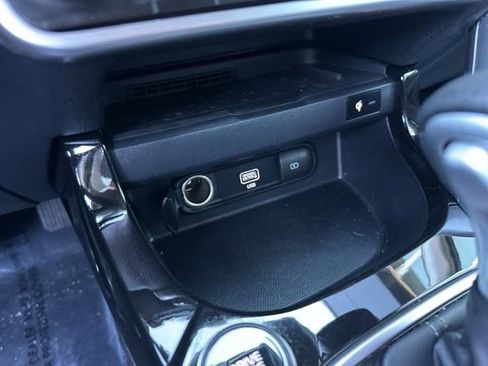 Used 2023 Kia Seltos SX image 19