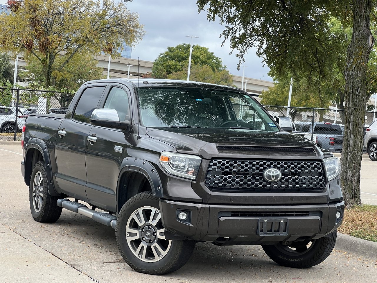 Used 2018 Toyota Tundra Platinum AWD/4WD image 2