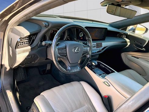 Used 2022 Lexus LS 500 w/ Interior Upgrade Package image 4