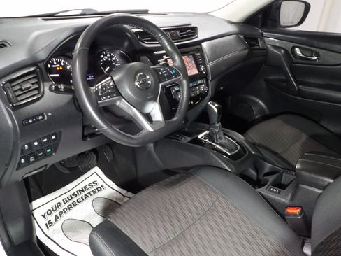 Used 2019 Nissan Rogue SV w/ Premium Package image 11
