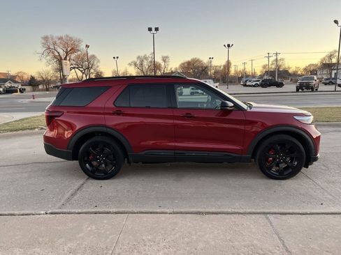 Used 2020 Ford Explorer ST w/ ST Street Pack image 5