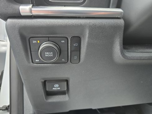 Used 2025 Ford Expedition Platinum image 21