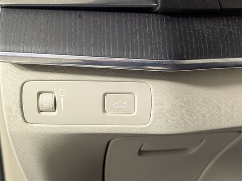 Used 2020 Volvo XC90 T5 Momentum w/ Protection Package Premier image 13