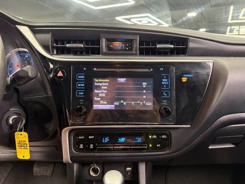 Used 2019 Toyota Corolla LE FWD image 14