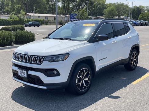Used 2025 Jeep Compass Limited AWD/4WD image 3
