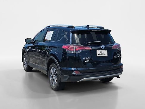 Used 2018 Toyota RAV4 XLE AWD/4WD image 6