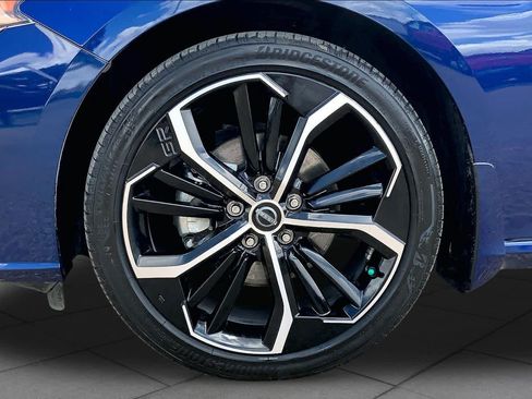 Used 2024 Nissan Altima 2.5 SR w/ SR Premium Package FWD image 11