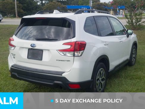 Used 2020 Subaru Forester Premium AWD/4WD image 3