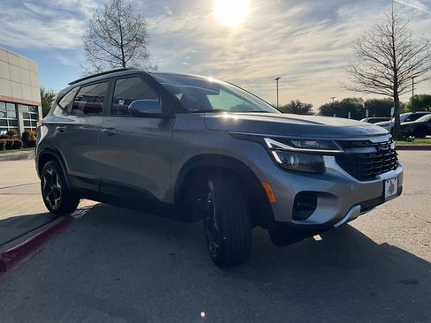 Used 2025 Kia Seltos S image 4