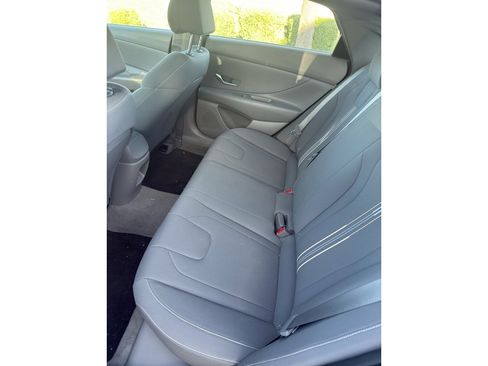 Used 2024 Hyundai Elantra SEL image 9