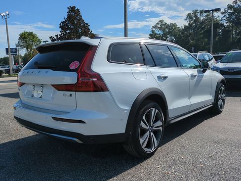 New 2026 Volvo V60 B5 Cross Country Plus w/ Protection Package Premier image 4