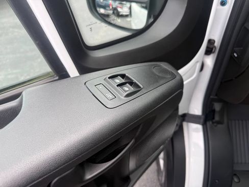Used 2024 RAM ProMaster 2500 FWD image 11